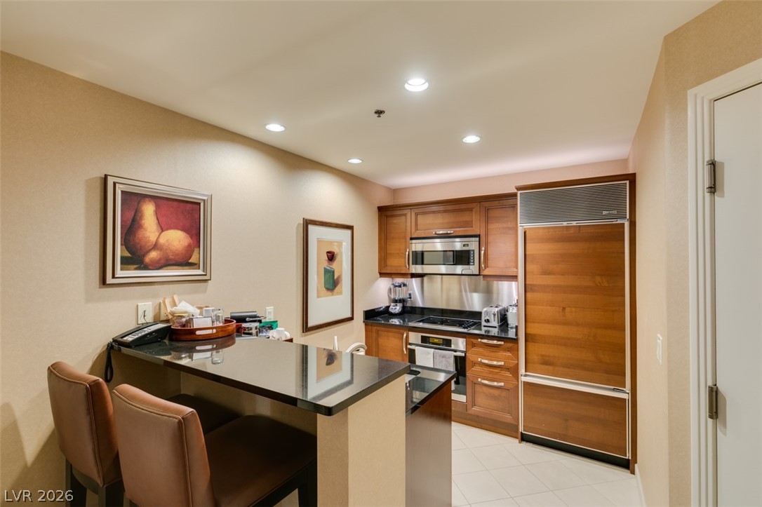 Photo 21 of 43, 125 E HARMON Avenue #2821