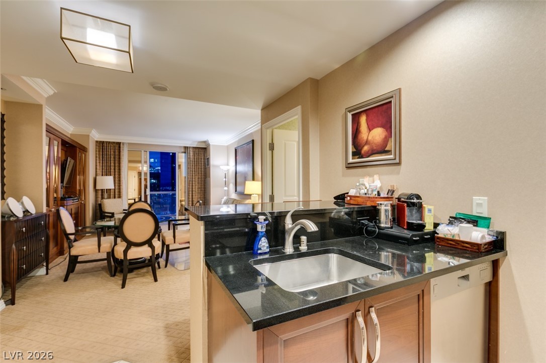 Photo 24 of 43, 125 E HARMON Avenue #2821