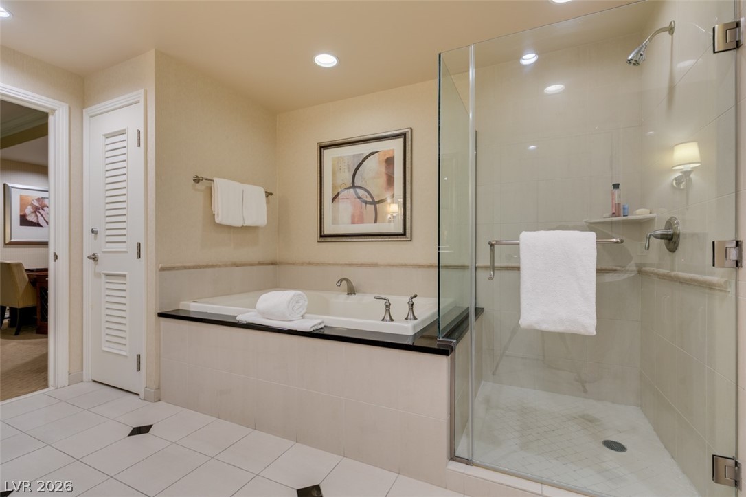 Photo 36 of 43, 125 E HARMON Avenue #2821