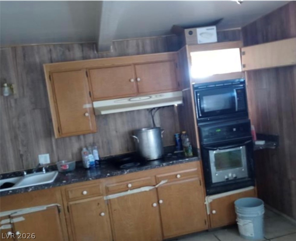 Photo 12 of 28, 1316 Lawry Avenue