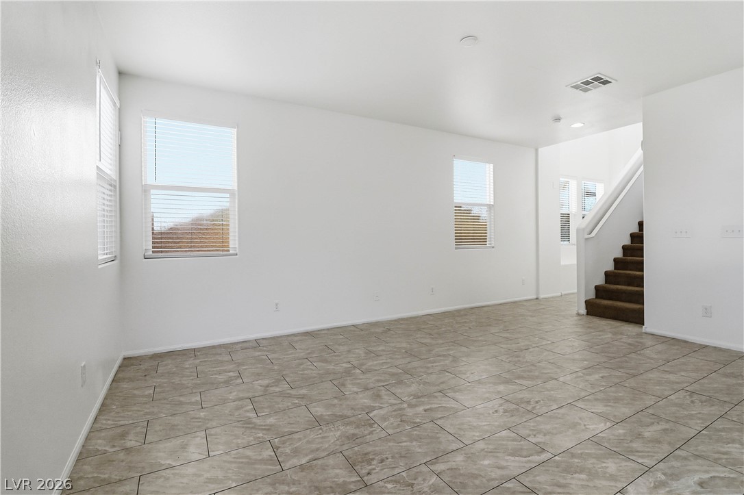 Photo 14 of 33, 7471 Nicklin Street