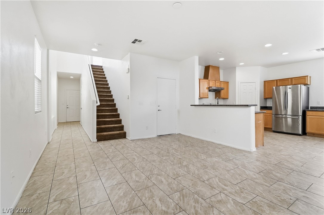 Photo 15 of 33, 7471 Nicklin Street