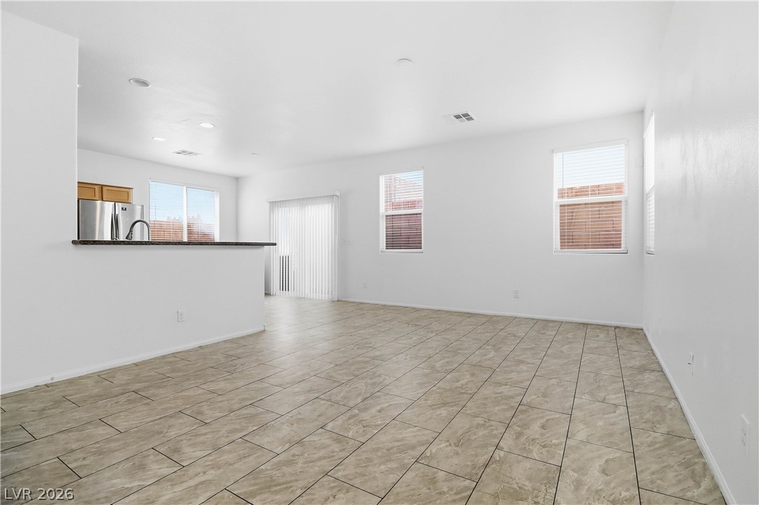 Photo 5 of 7471 Nicklin Street