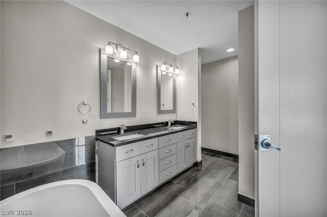 Photo 6 of 73, 4525 Dean Martin Drive #2903