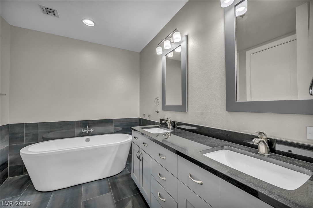 Photo 8 of 73, 4525 Dean Martin Drive #2903