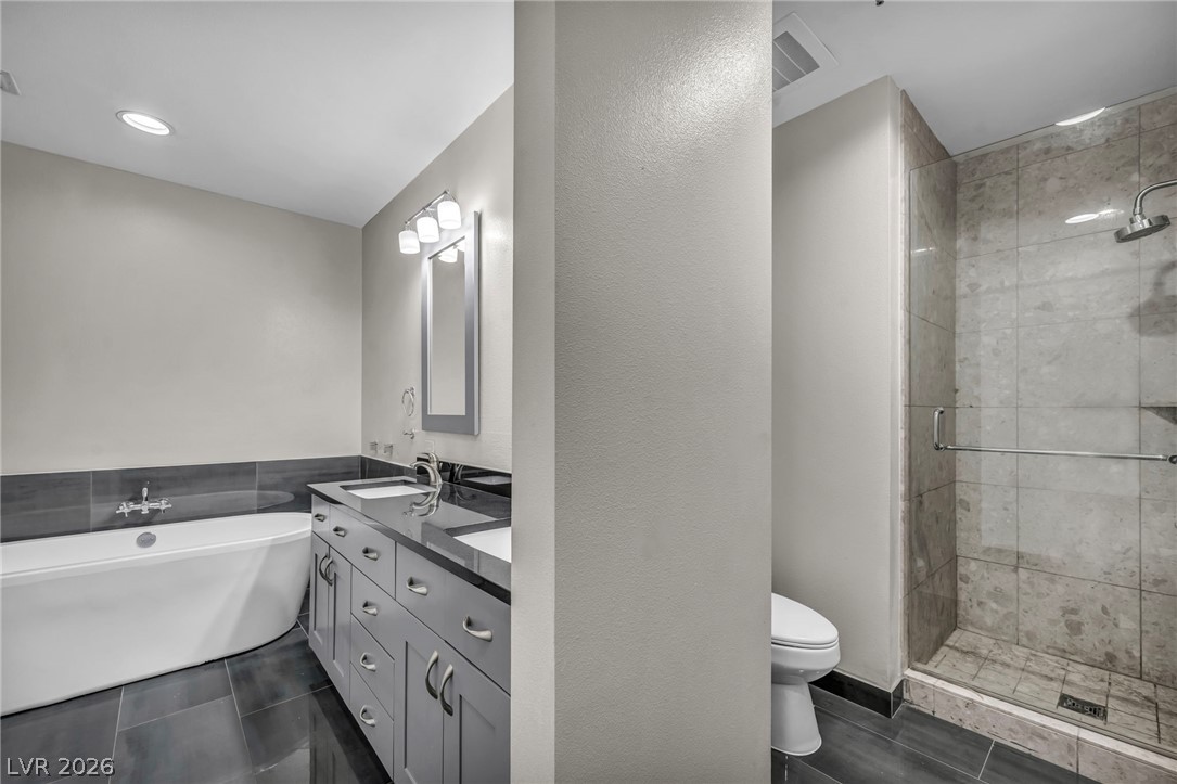 Photo 9 of 73, 4525 Dean Martin Drive #2903