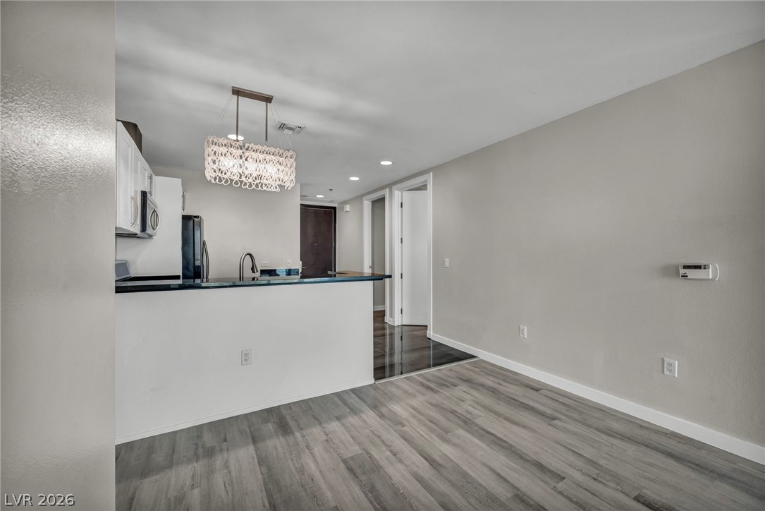 Photo 16 of 73, 4525 Dean Martin Drive #2903