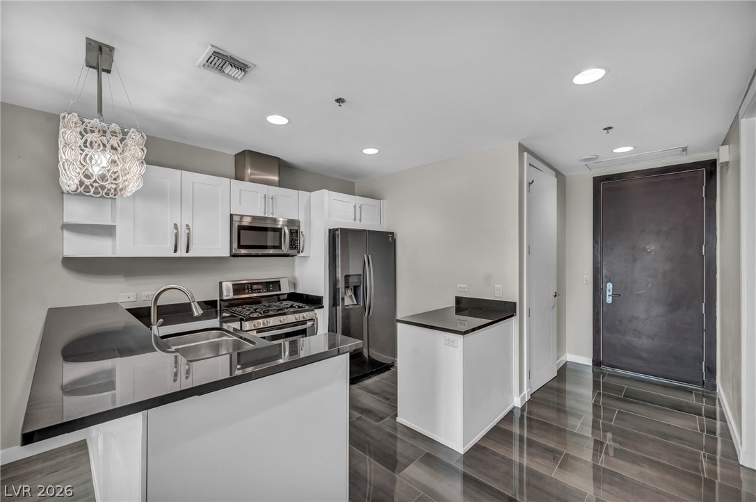Photo 17 of 73, 4525 Dean Martin Drive #2903