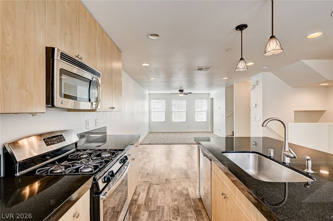 Photo 17 of 70, 9050 W Tropicana Avenue #1032