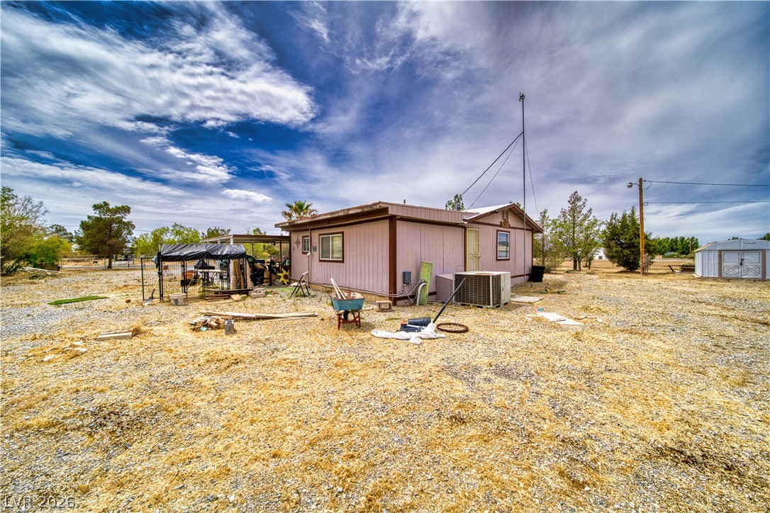 Photo 6 of 30, 1610 W Vondell Drive