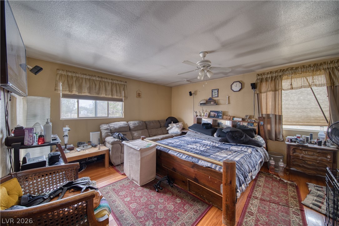 Photo 16 of 30, 1610 W Vondell Drive