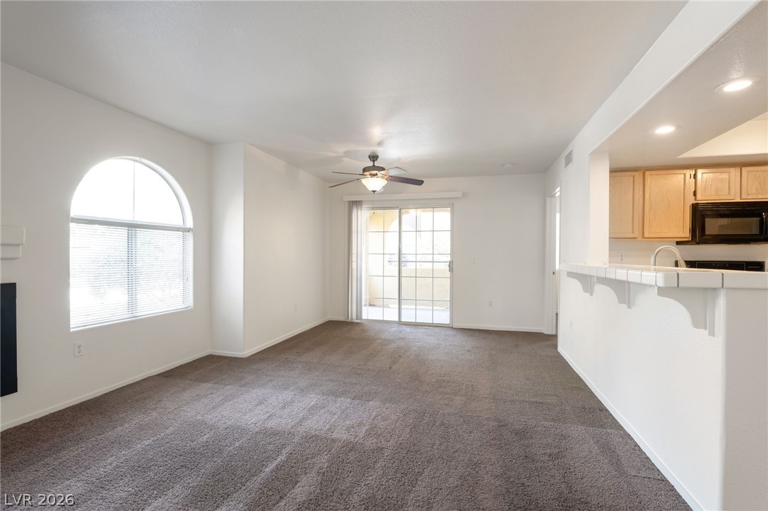 Photo 7 of 15, 7950 W Flamingo Road #1019