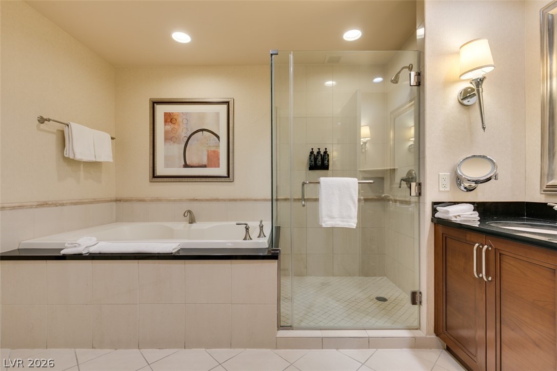 Photo 25 of 29, 135 E HARMON Avenue #3209