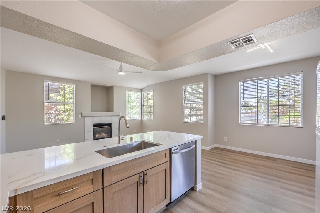 Photo 12 of 35, 1509 Blackcombe Street #204