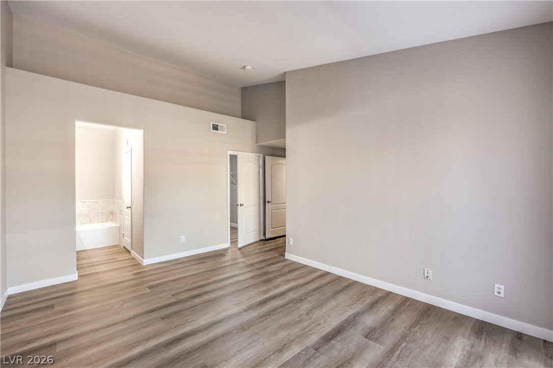 Photo 15 of 35, 1509 Blackcombe Street #204