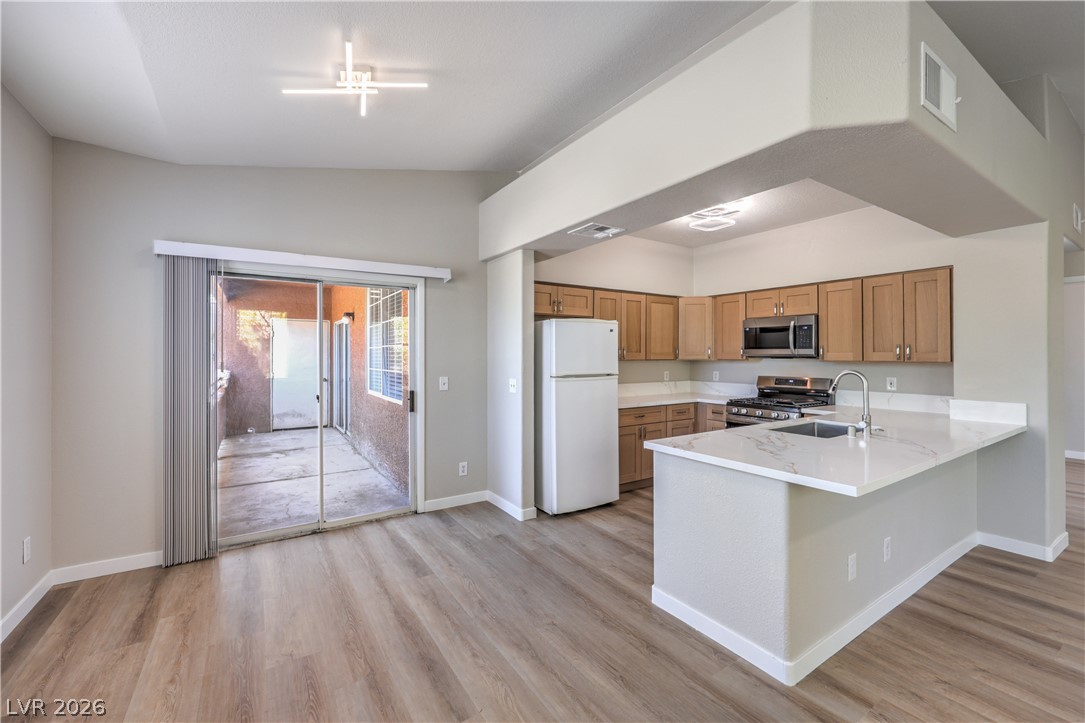 Photo 10 of 35, 1509 Blackcombe Street #204