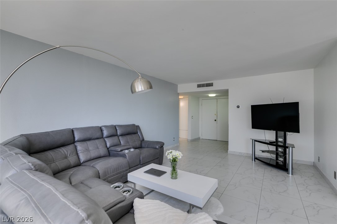 Photo 10 of 46, 205 E Harmon Avenue #511