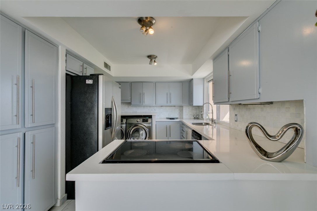 Photo 21 of 46, 205 E Harmon Avenue #511