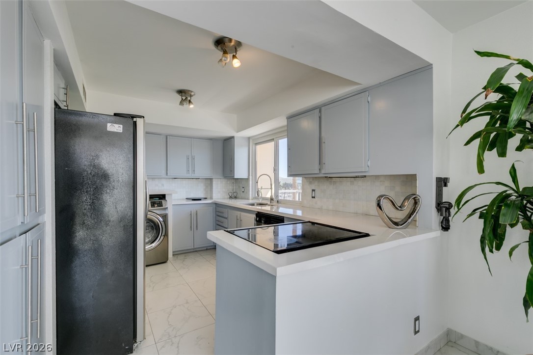 Photo 22 of 46, 205 E Harmon Avenue #511