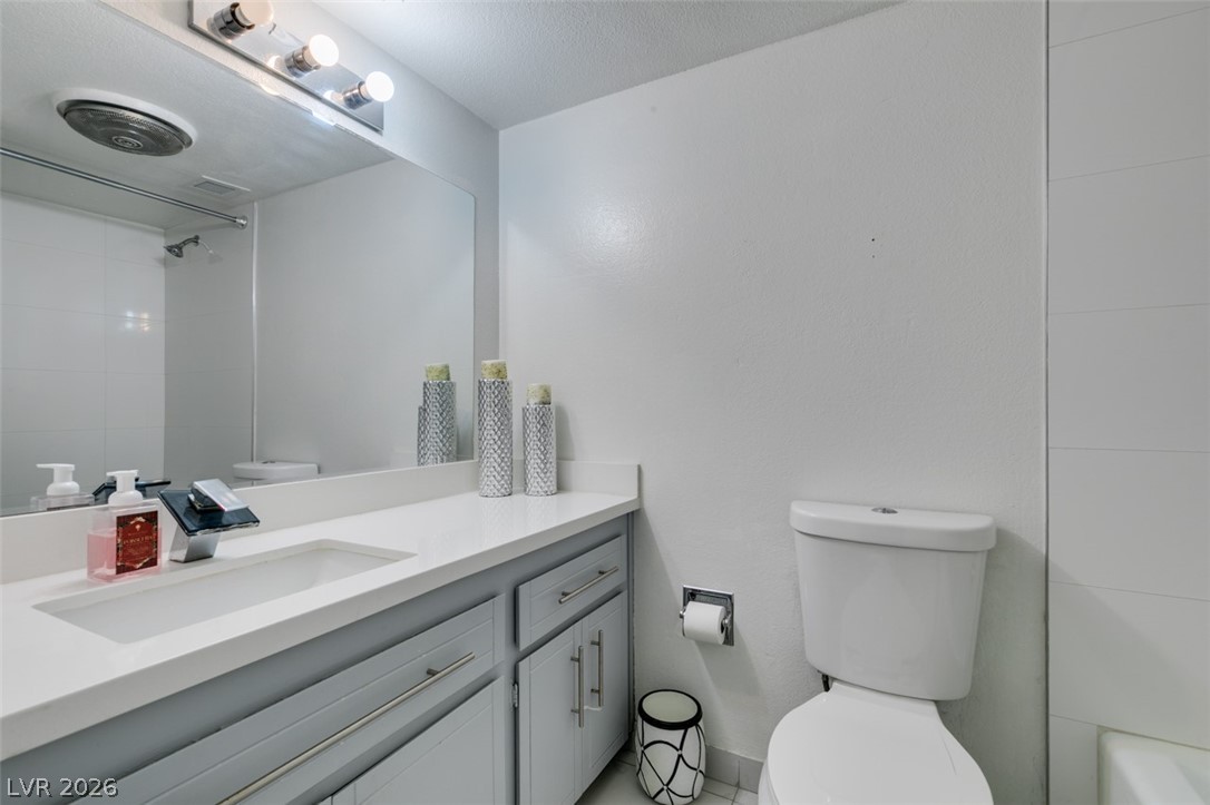 Photo 28 of 46, 205 E Harmon Avenue #511