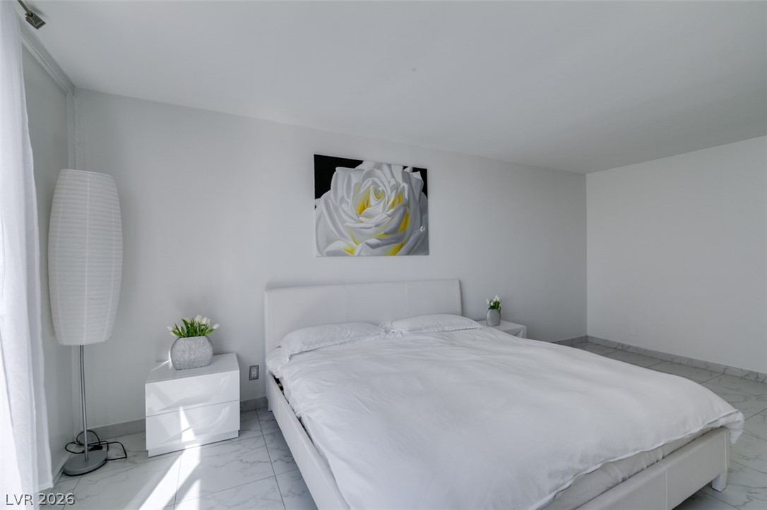 Photo 33 of 46, 205 E Harmon Avenue #511