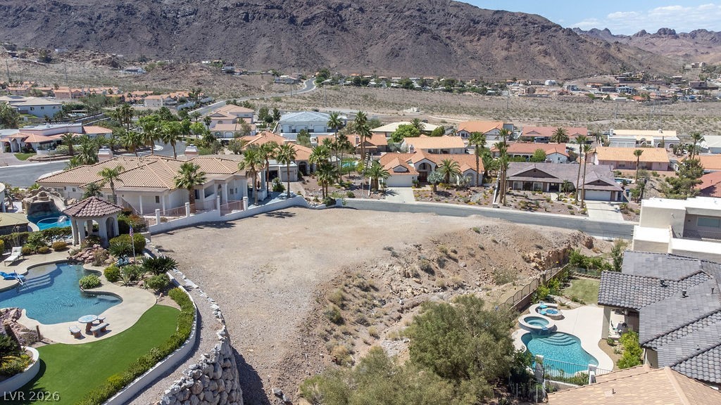 Photo 6 of 13, 929 Vista Lago Way