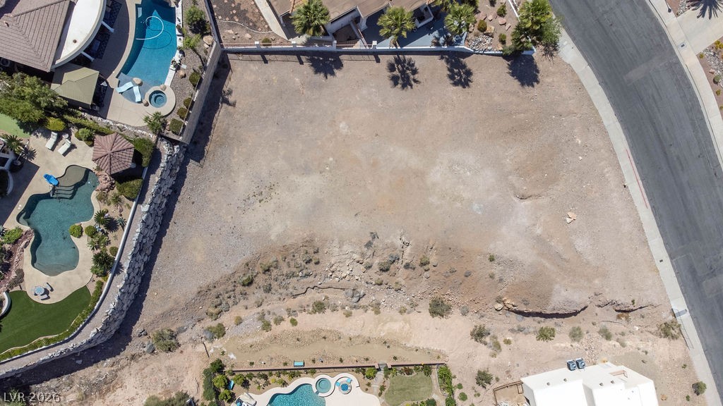 Photo 7 of 13, 929 Vista Lago Way