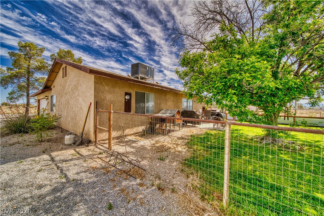 Photo 4 of 1641 W Hickory Street