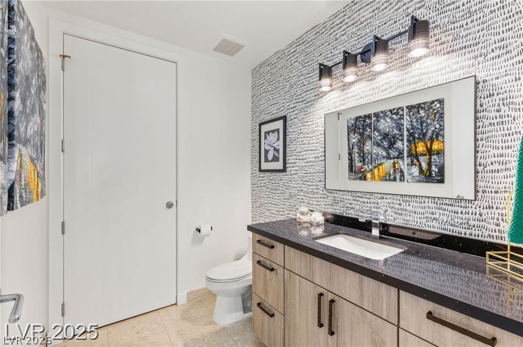 Photo 14 of 51, 4525 Dean Martin Drive #1007