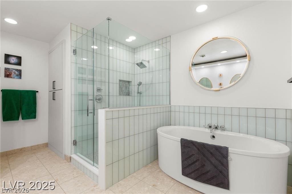 Photo 23 of 51, 4525 Dean Martin Drive #1007