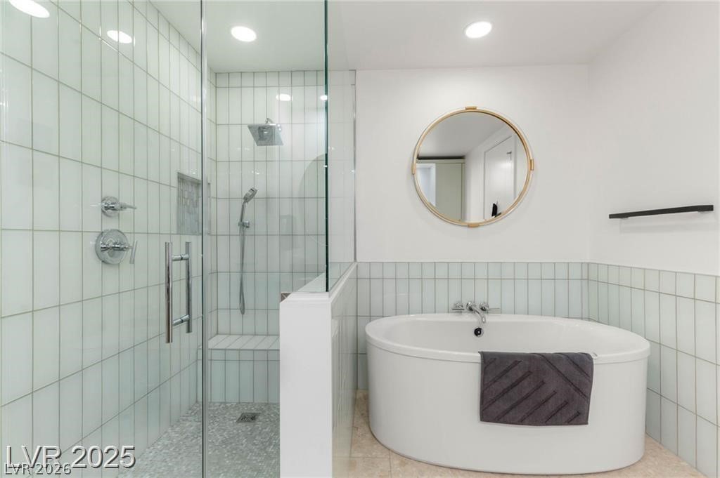 Photo 24 of 51, 4525 Dean Martin Drive #1007
