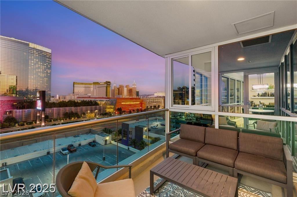 Photo 28 of 51, 4525 Dean Martin Drive #1007