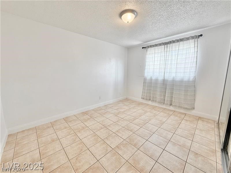 Photo 11 of 24, 3209 El Morro Avenue