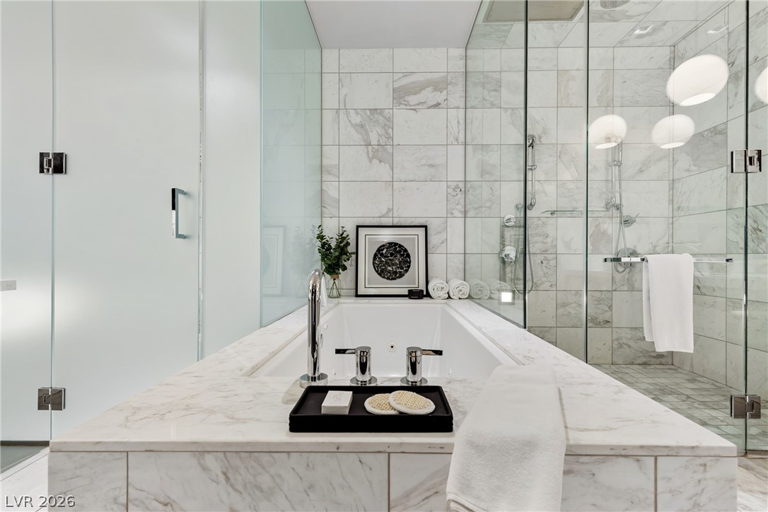 Photo 37 of 43, 4381 W Flamingo Road #5701
