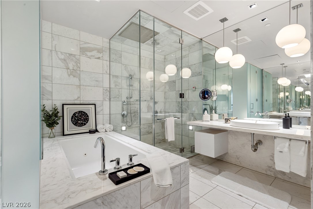 Photo 35 of 43, 4381 W Flamingo Road #5701