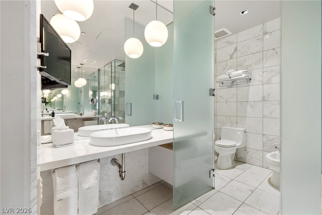 Photo 36 of 43, 4381 W Flamingo Road #5701