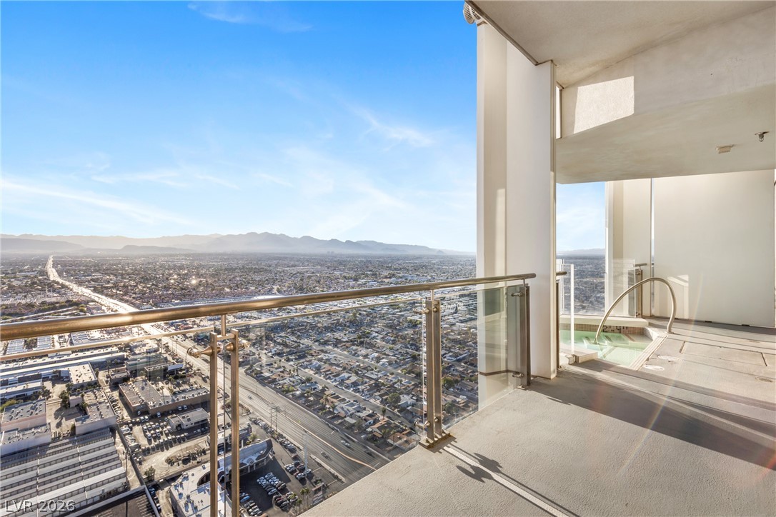 Photo 29 of 43, 4381 W Flamingo Road #5701