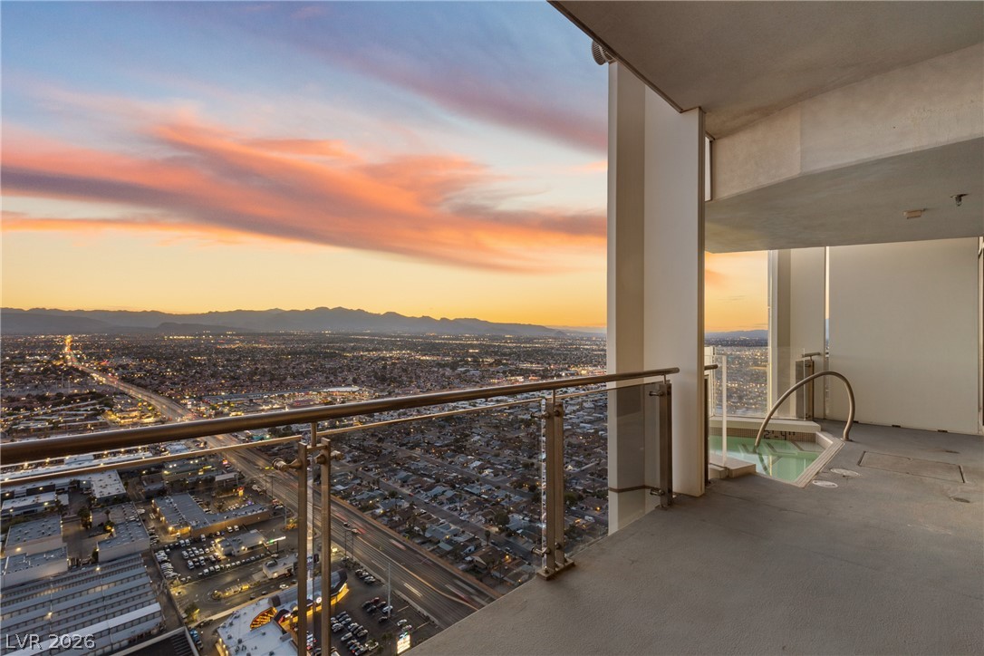 Photo 39 of 43, 4381 W Flamingo Road #5701
