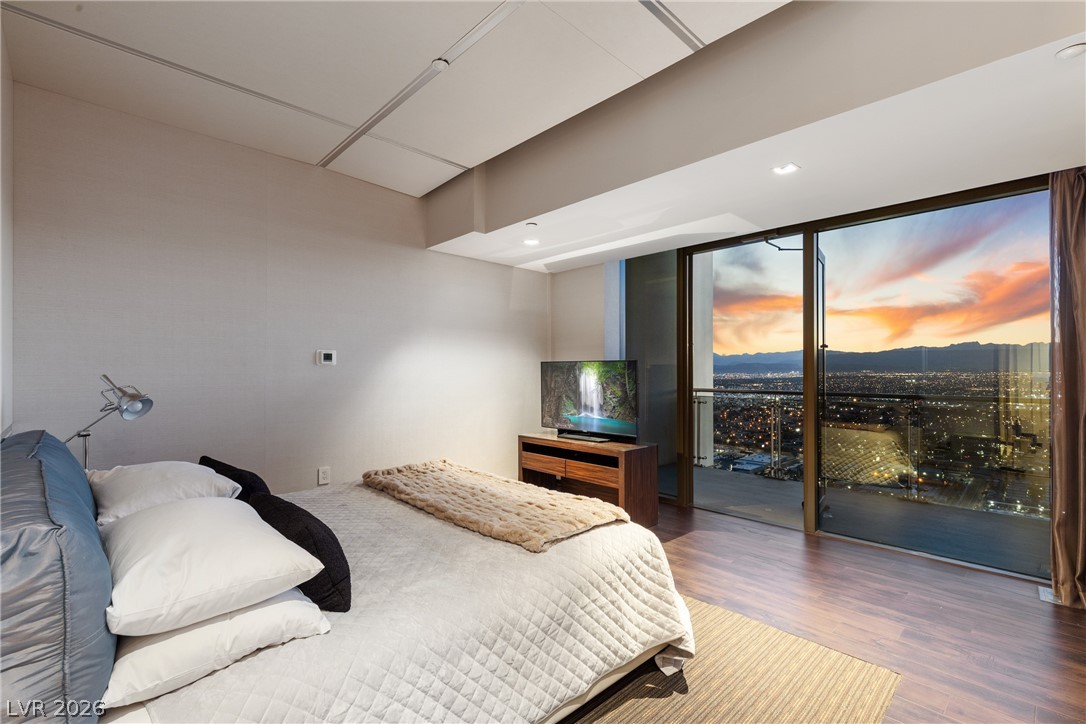 Photo 34 of 43, 4381 W Flamingo Road #5701