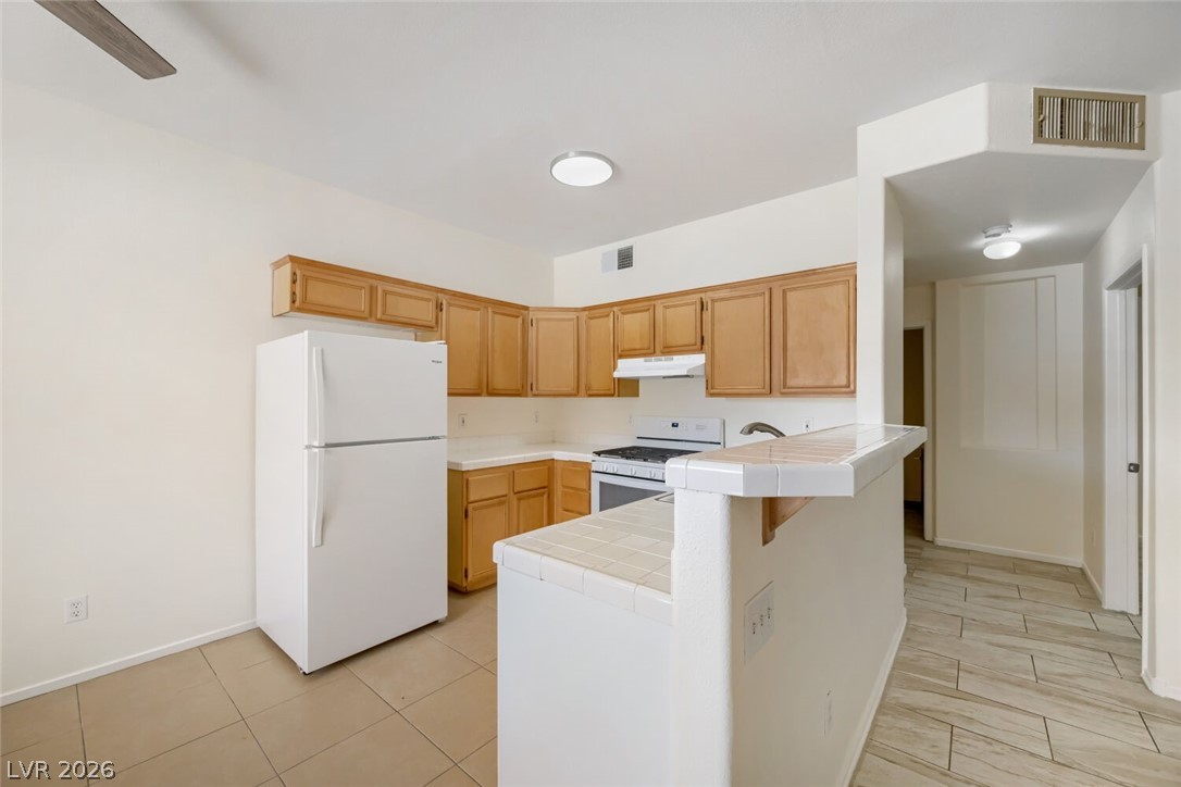 Photo 4 of 2110 Los Feliz Street #1036