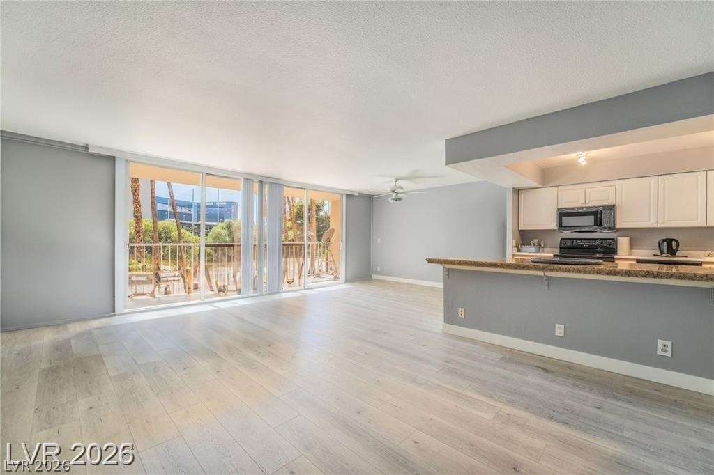 Photo 2 of 205 E Harmon Avenue #409