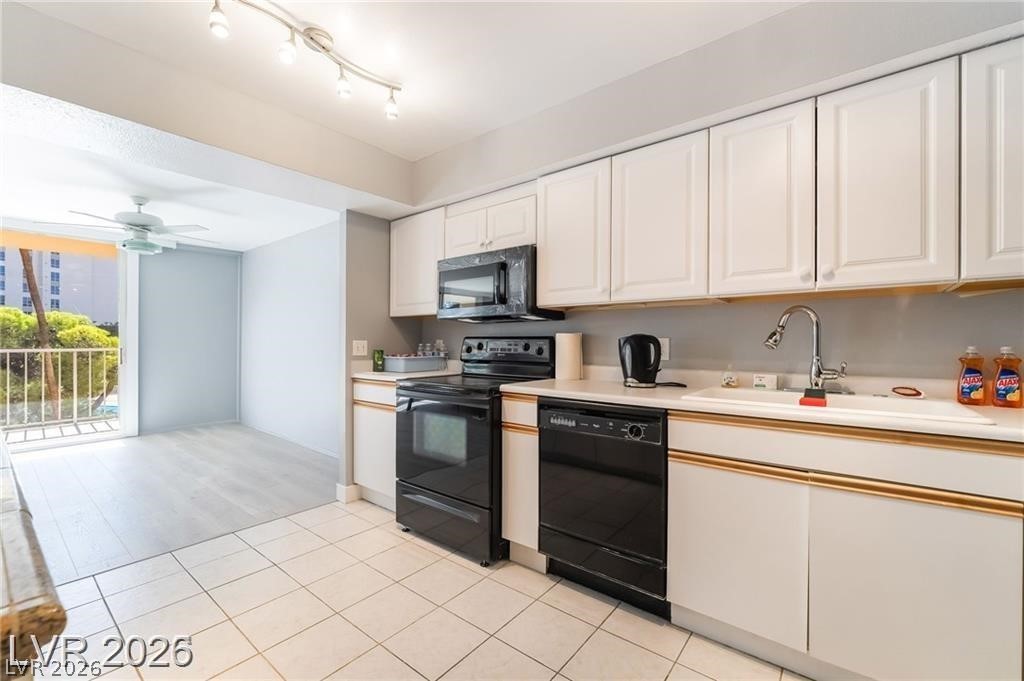 Photo 11 of 28, 205 E Harmon Avenue #409
