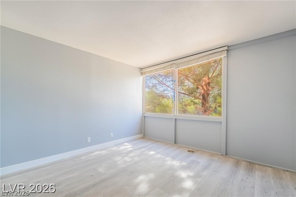 Photo 20 of 28, 205 E Harmon Avenue #409