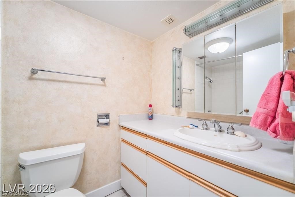 Photo 21 of 28, 205 E Harmon Avenue #409