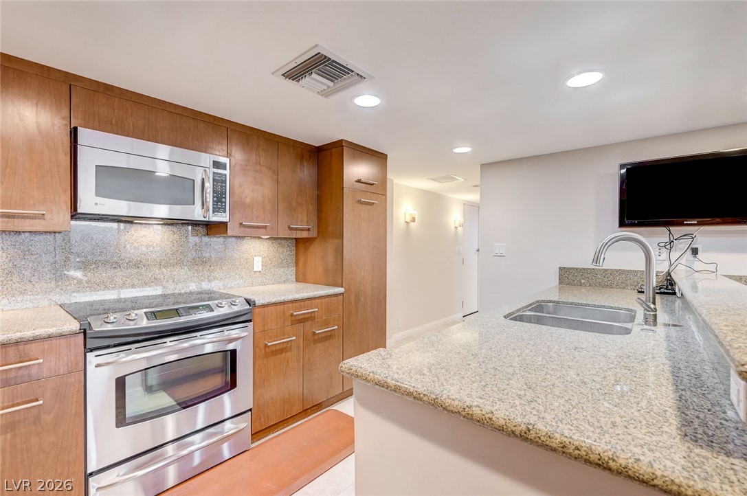Photo 22 of 79, 3111 Bel Air Drive #20E