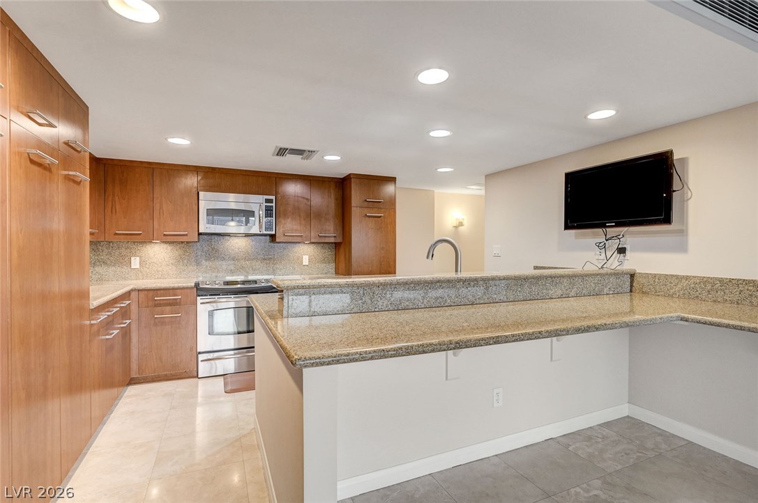 Photo 23 of 79, 3111 Bel Air Drive #20E