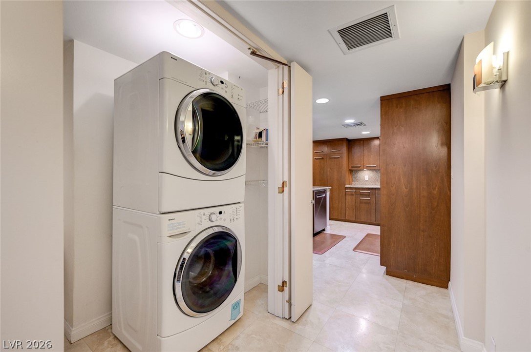 Photo 43 of 79, 3111 Bel Air Drive #20E