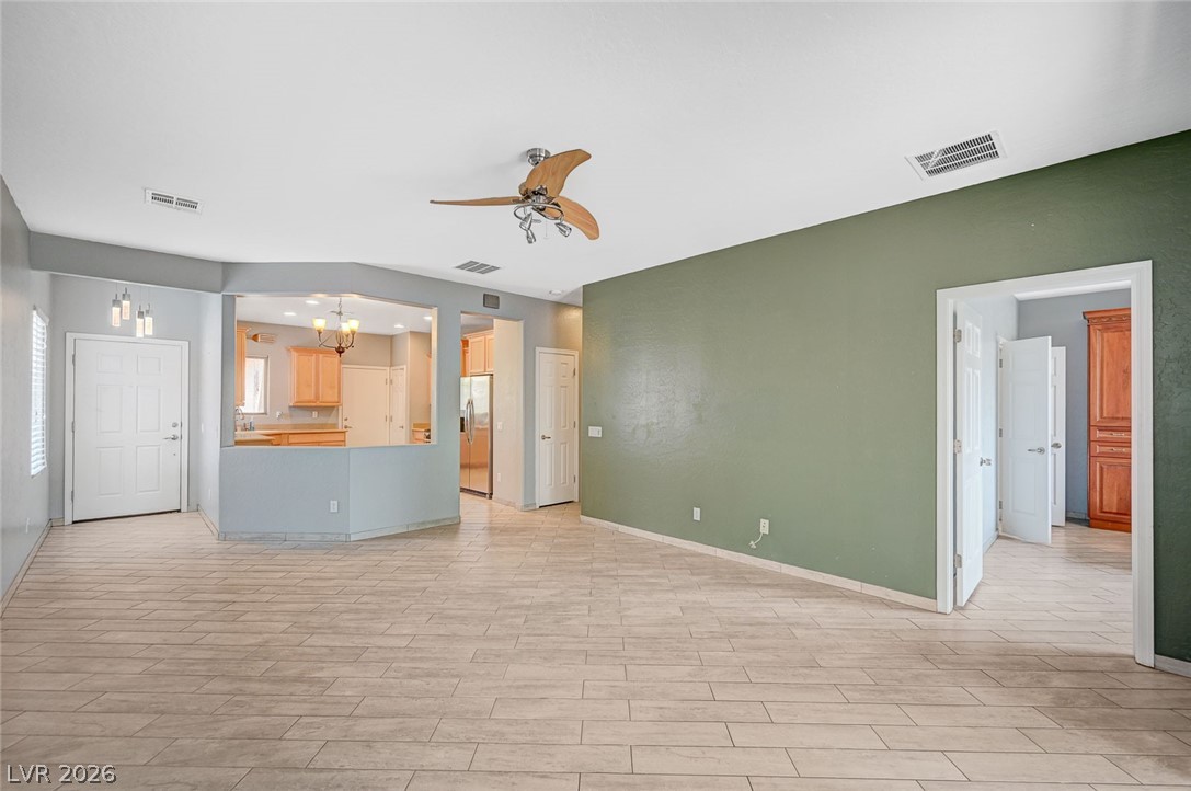 Photo 4 of 5977 Falconer Avenue