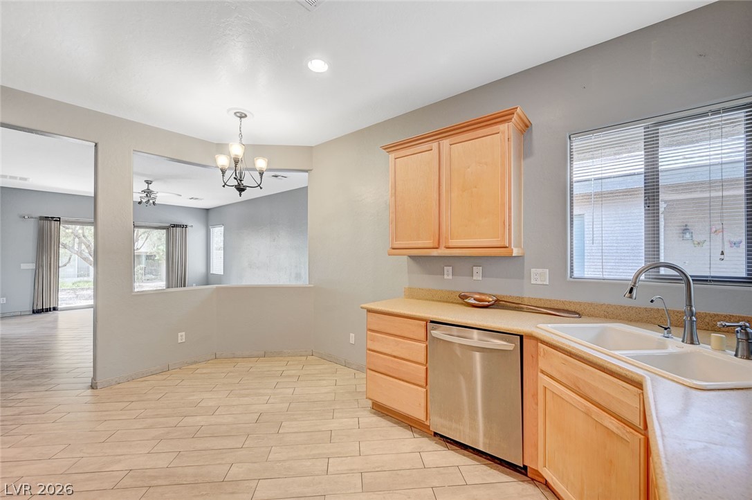 Photo 9 of 34, 5977 Falconer Avenue