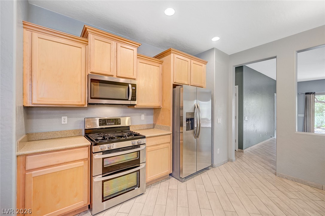 Photo 10 of 34, 5977 Falconer Avenue